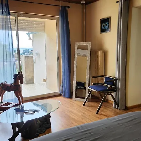De Standing Avec Piscine A Debordement, Jacuzzi Et Jardin A 5 Min Du Centre De 尼姆