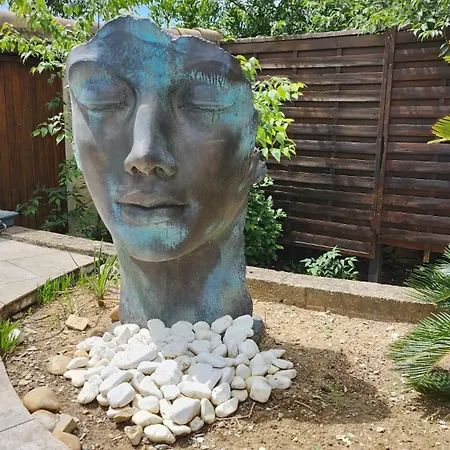 De Standing Avec Piscine A Debordement, Jacuzzi Et Jardin A 5 Min Du Centre De Villa *