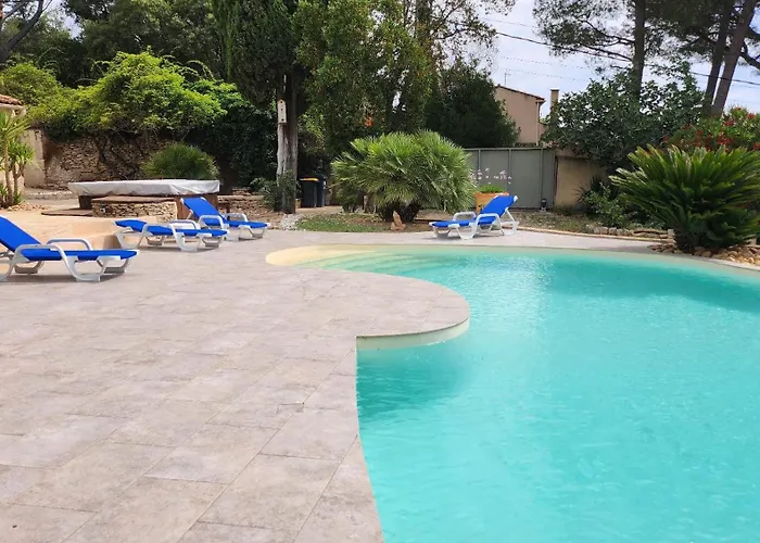 De Standing Avec Piscine A Debordement, Jacuzzi Et Jardin A 5 Min Du Centre De * Nîmes