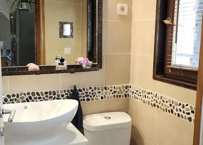 De Standing Avec Piscine A Debordement, Jacuzzi Et Jardin A 5 Min Du Centre De Willa Nîmes