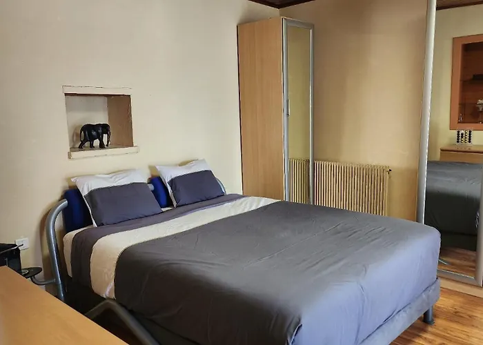 De Standing Avec Piscine A Debordement, Jacuzzi Et Jardin A 5 Min Du Centre De Willa *