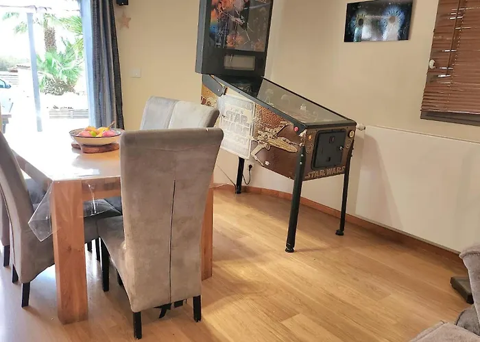 De Standing Avec Piscine A Debordement, Jacuzzi Et Jardin A 5 Min Du Centre De Willa Nîmes