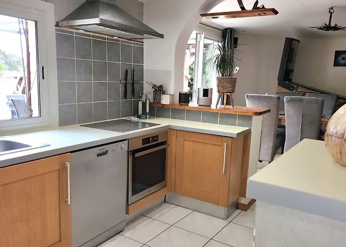 Willa De Standing Avec Piscine A Debordement, Jacuzzi Et Jardin A 5 Min Du Centre De Nîmes